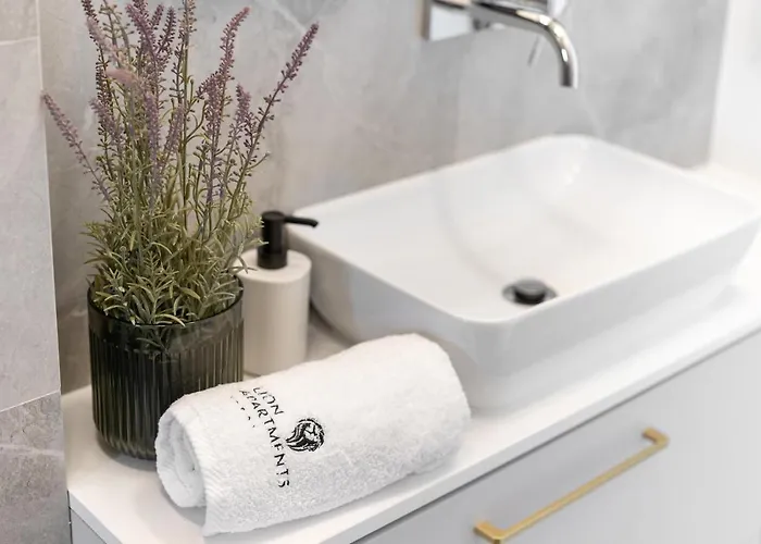 London - Cozy By Lion