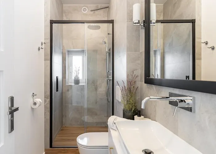 London - Cozy By Lion סופוט